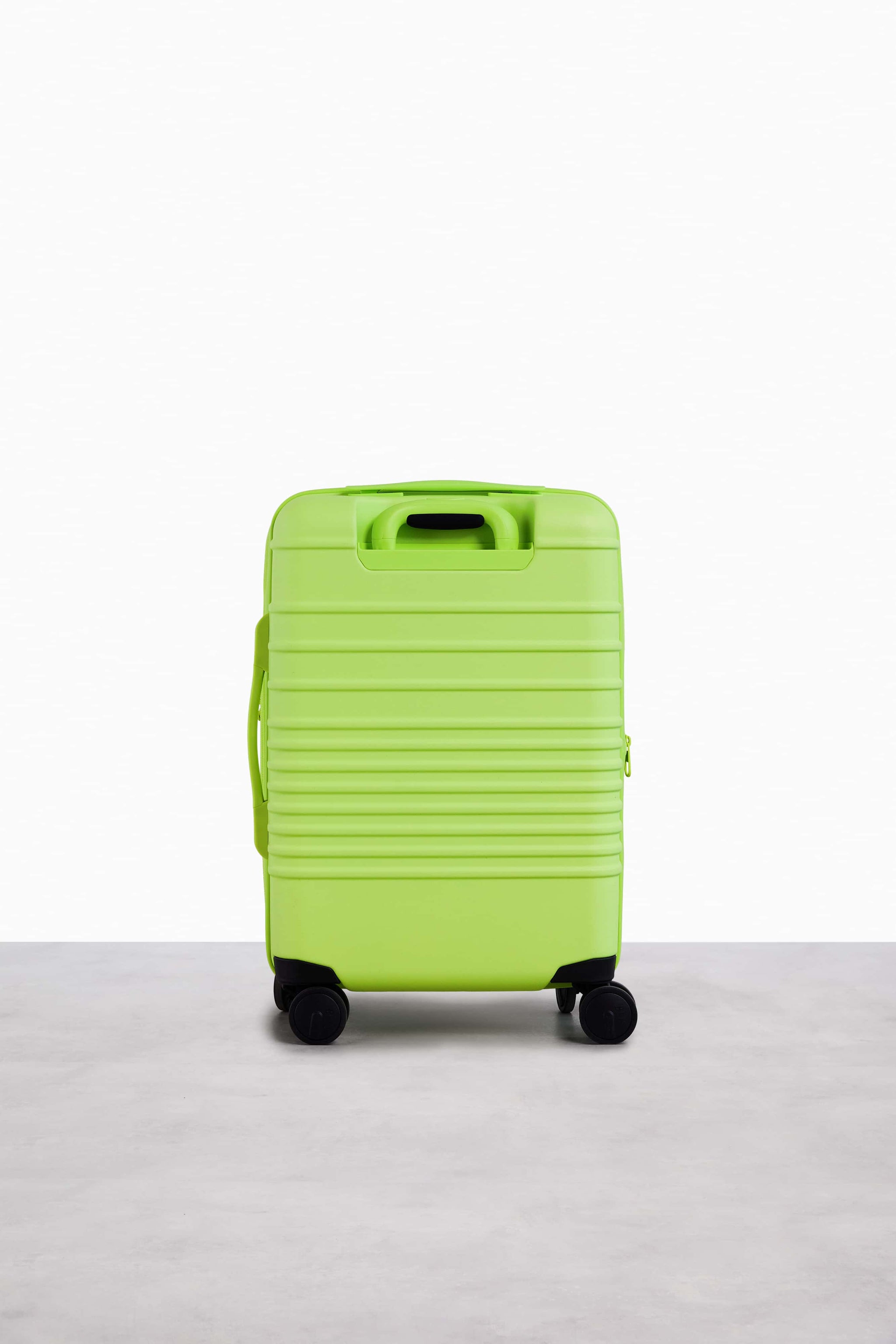 BÉIS 'The CarryOn Roller' in Citron 21" Carry On Rolling Luggage In