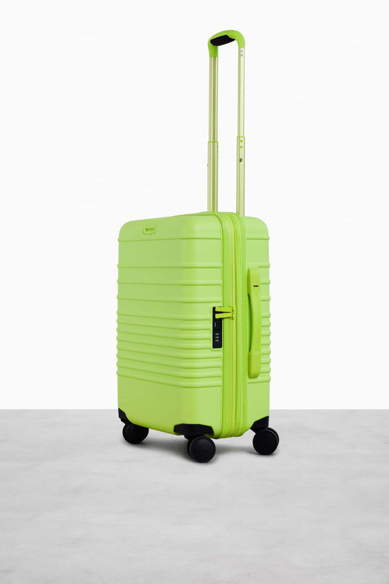BÉIS 'The Carry-On Roller' in Citron - 21