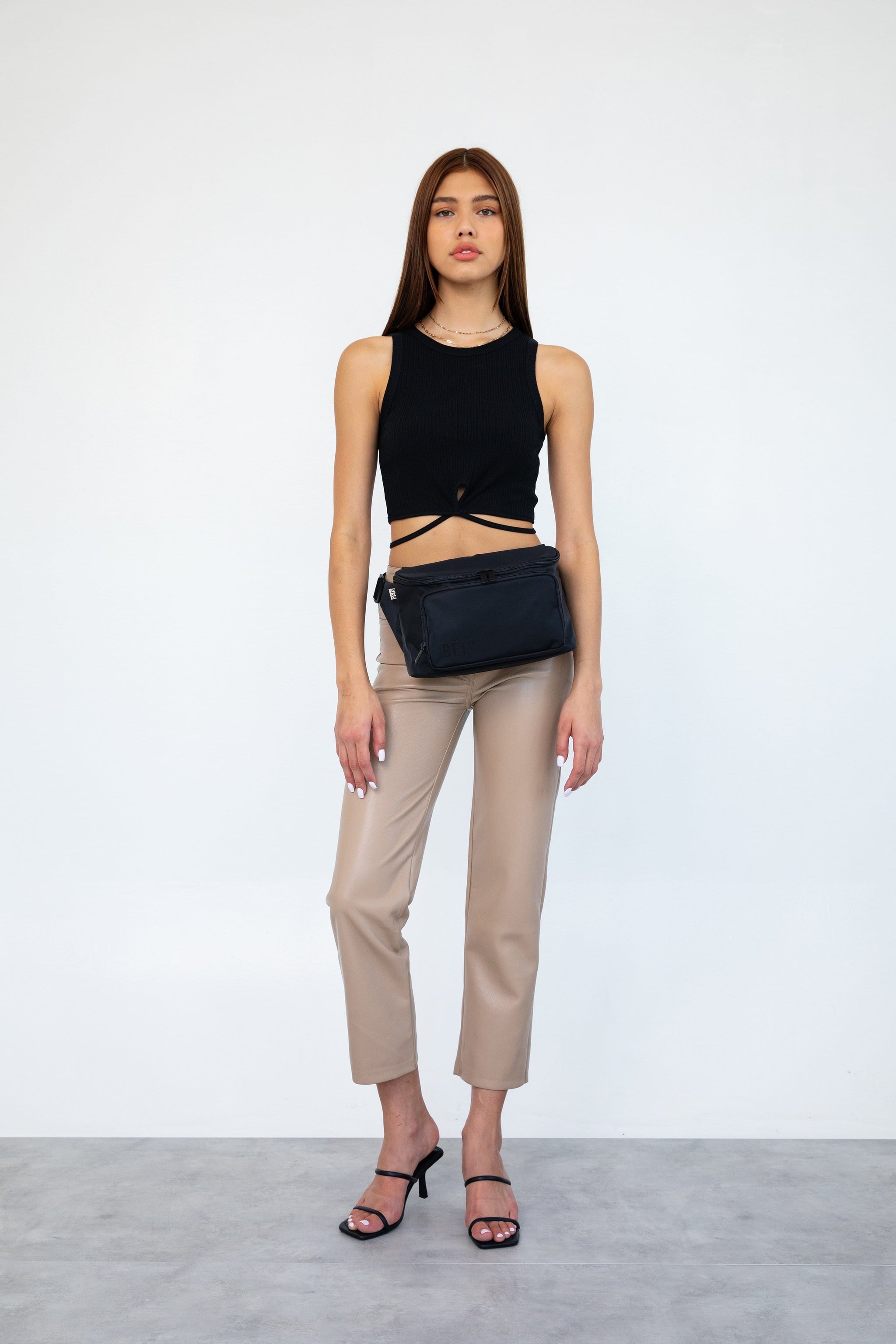BÉIS 'The Diaper Pack' in Black - Diaper Fanny Pack & Crossbody Diaper Bag
