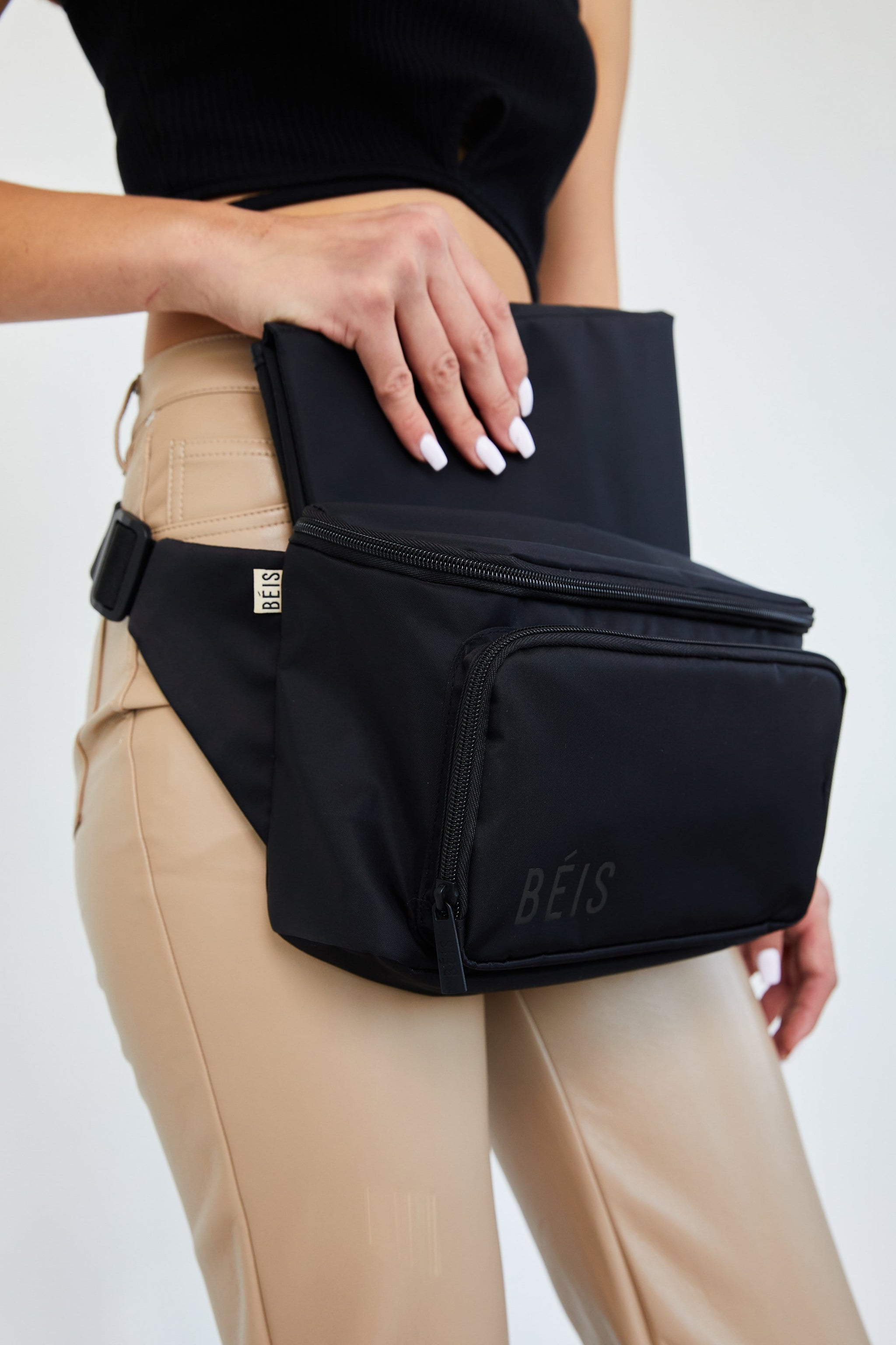 BÉIS 'The Diaper Pack' in Black - Diaper Fanny Pack & Crossbody Diaper Bag