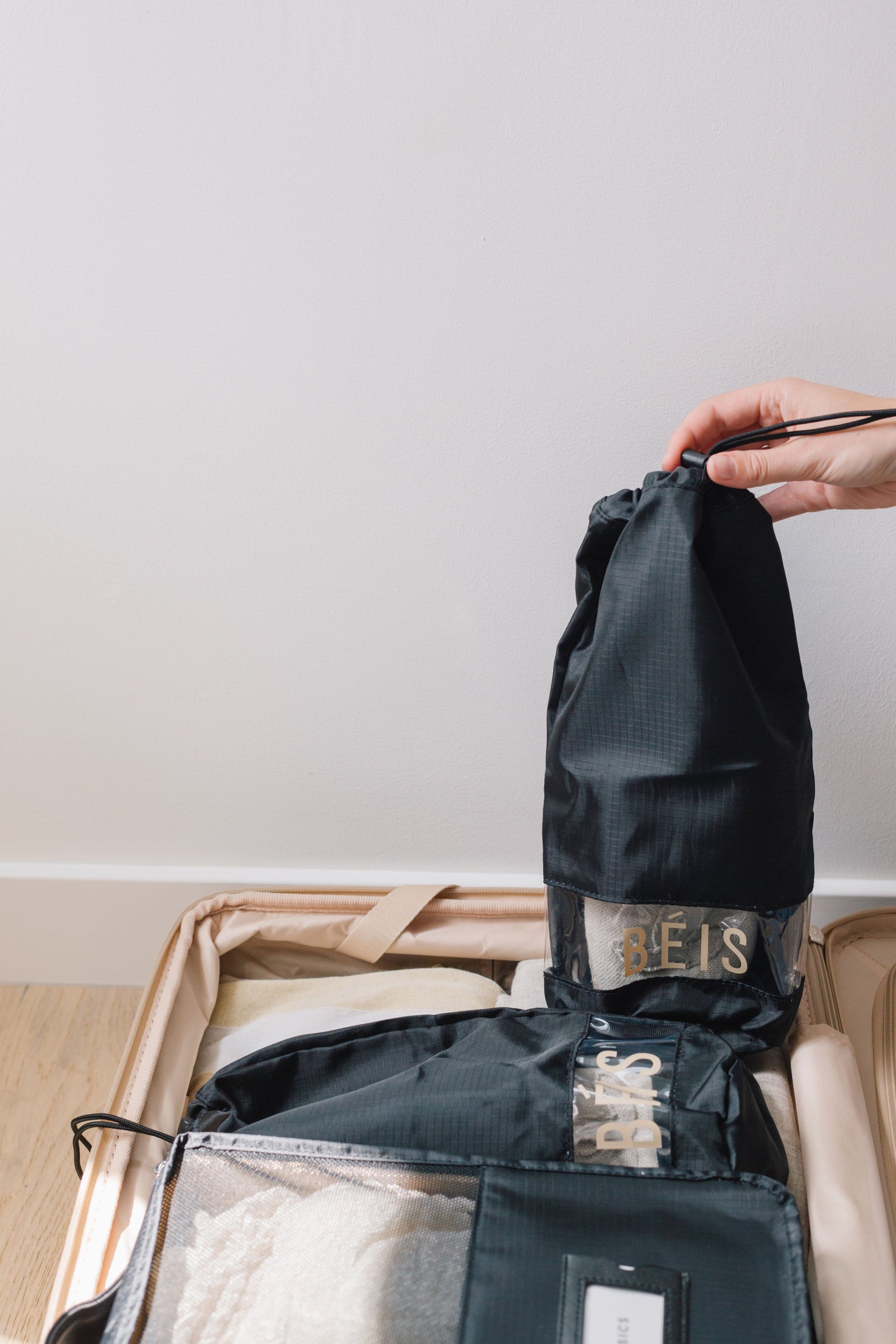 BÉIS 'The Packing Cubes' in Black - Travel Packing Cubes